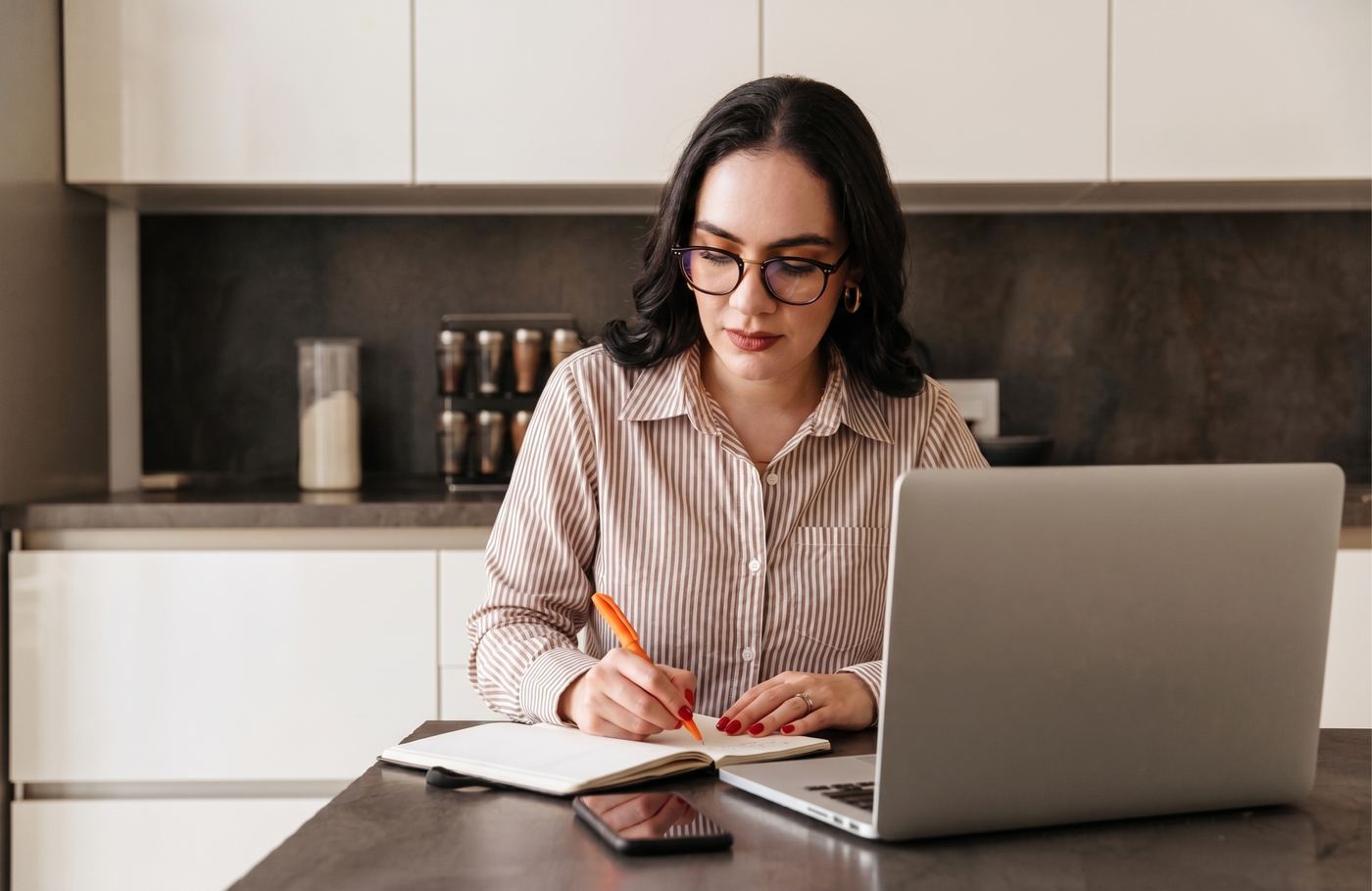 Sesión de trabajo con material didáctico